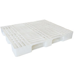 Pallet in plastica (HDPE) per alimenti di dim. 1200 L x 1000 P x 150 H mm, con 3 traverse e pianale forato, portata statica di 4000 Kg, molto utilizzato nell'industria alimentare