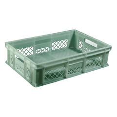 Cassetta in plastica (HDPE) sovrapponibile per alimenti con dimensioni esterne 600 L x 400 P x 130 H mm, capacità 26 litri con fondo chiuso rinforzato e pareti forate