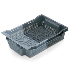 Contenitore di plastica alimentare (HDPE) inseribile e impilabile con rotazione di 180°, dimensioni 600 L x 400 P x 117 H mm, capacità 18 litri con fondo e pareti forate